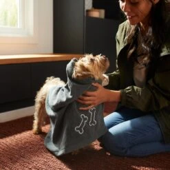 Frisco Embroidered Pawprint Microfiber Dog Bath Towel 9 Frisco Embroidered Pawprint Microfiber Dog Bath Towel -Frisco Shop 269029 PT4. AC SS1800 V1624553208