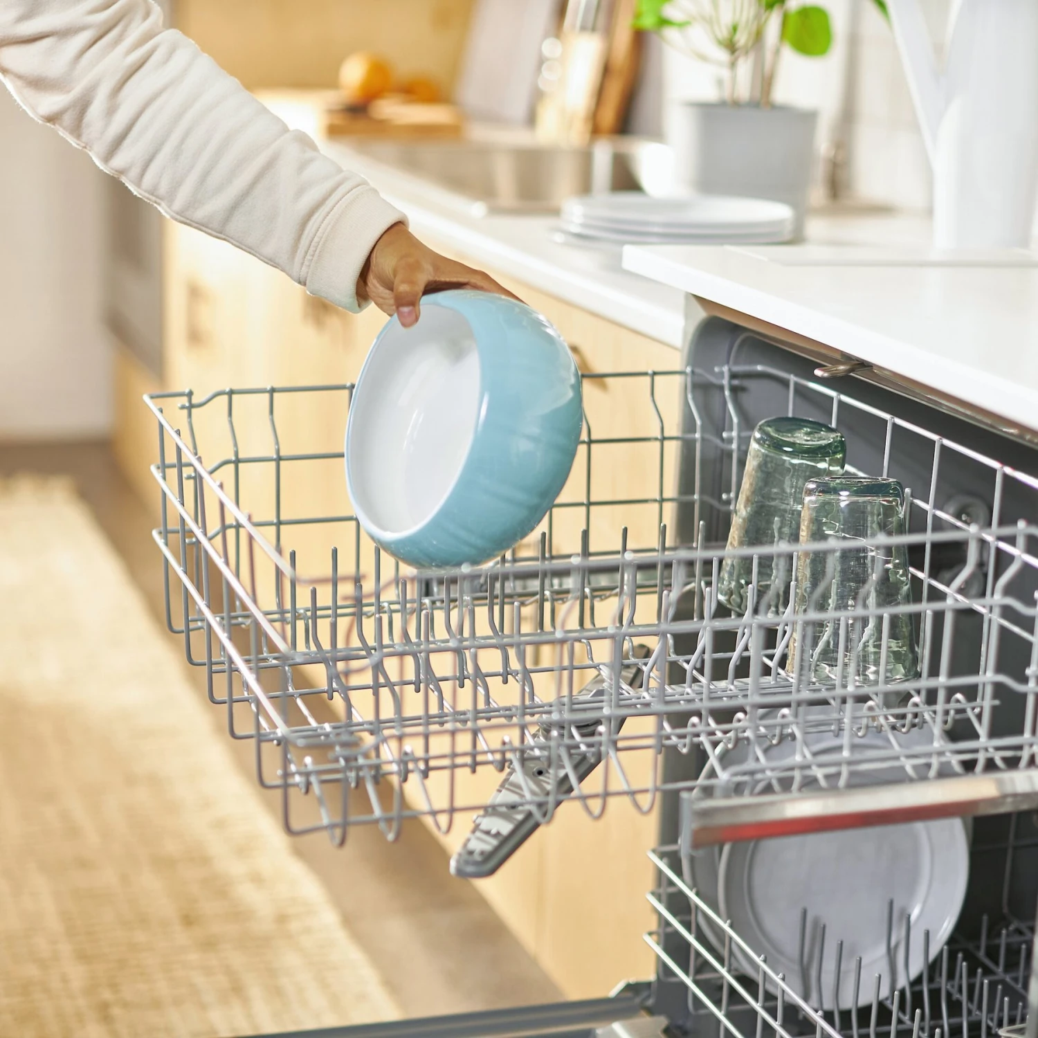 Frisco Slanted Ceramic Dog Bowl 4 Frisco Slanted Ceramic Dog Bowl - Image 4