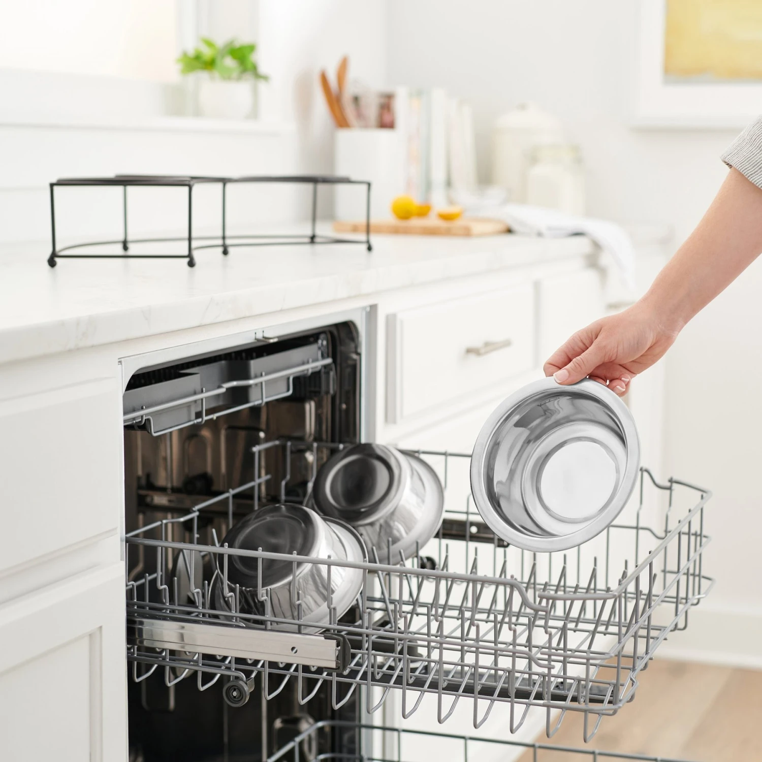 Frisco Multi Pet Feeding 3-Bowls Curved Stainless Steel Dog & Cat Bowl 6 Frisco Multi Pet Feeding 3-Bowls Curved Stainless Steel Dog & Cat Bowl - Image 6